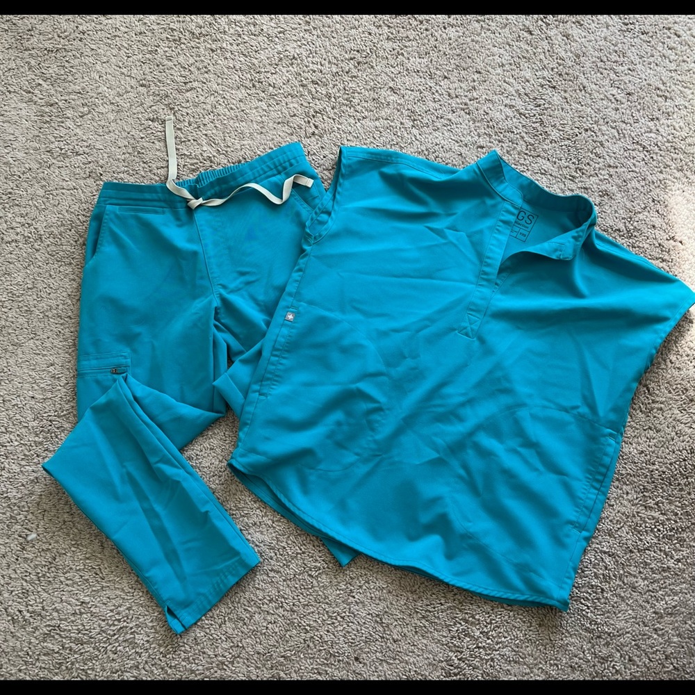 Rafaela Scrub Top, Yola Skinny Joggers